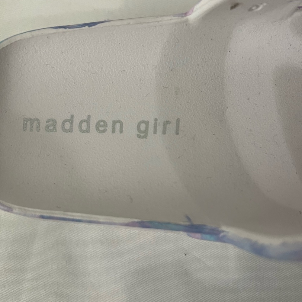 Madden Girl Multicolor Buckle‎ Slip On Sandals, Brand New - Picture 6 of 10